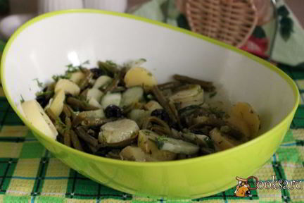 Салат из молодого картофеля со стручковой фасолью