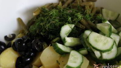 салат из молодого картофеля со стручковой фасолью