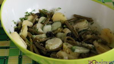 салат из молодого картофеля со стручковой фасолью