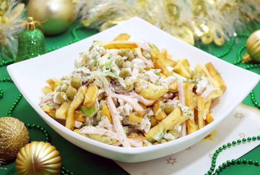 Салат с картофелем фри Новогодние мотивы