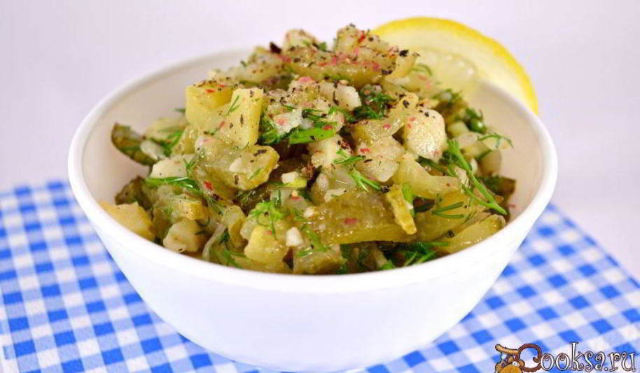 Рецепт салата с картофелем и маринованными огурцами