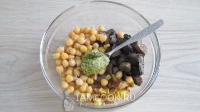 салат с картофелем и нутом