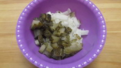 салат с картофелем и соленьями