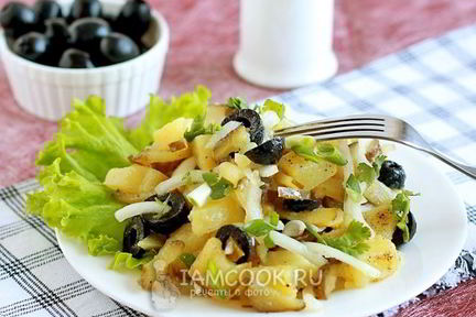 Салат с картофелем и солеными огурцами