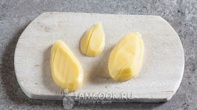 салат с жареной картошкой соломкой