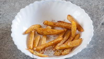 салат с жареной картошкой соломкой