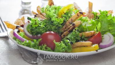 салат с жареной картошкой соломкой