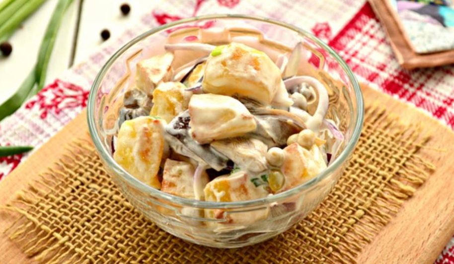 Рецепт теплого картофельного салата с грибами