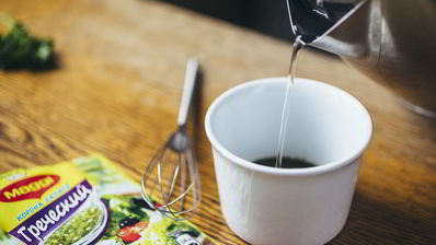 теплый салат с молодым картофелем и хрустящим беконом