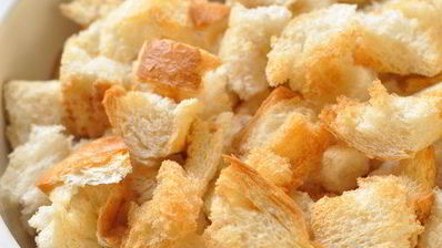 хлебный салат с помидорами панцанелла