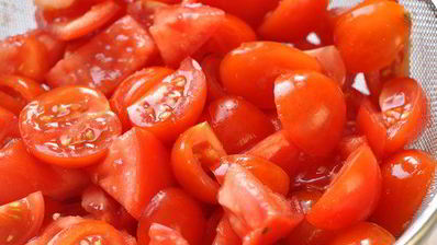 хлебный салат с помидорами панцанелла