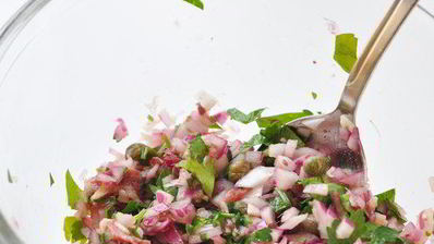 хлебный салат с помидорами панцанелла