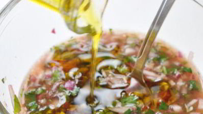 хлебный салат с помидорами панцанелла