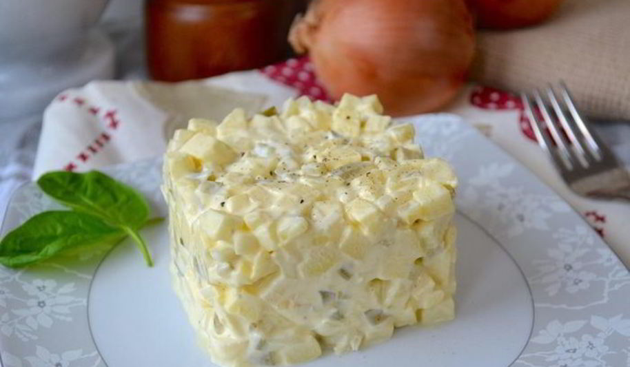 Рецепт лукового салата по-польски