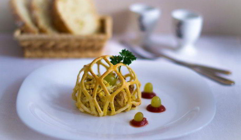 Рецепт любимого салата в хрустящей паутинке