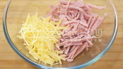 новогодний салат с ветчиной и сыром