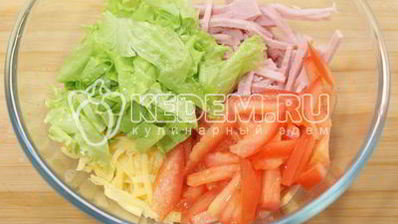 новогодний салат с ветчиной и сыром