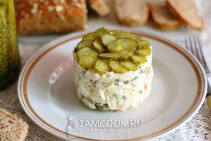 Классический салат Оливье с курицей