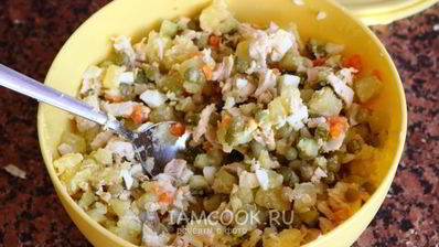 классический салат оливье с курицей