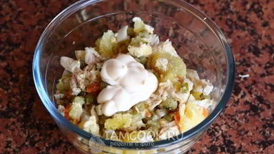 классический салат оливье с курицей