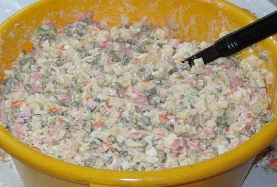 Классический салат Оливье