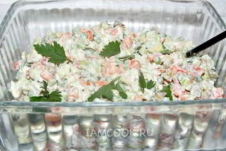 Оливье с авокадо и семгой