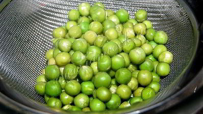 оливье с авокадо и семгой