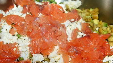 оливье с авокадо и семгой