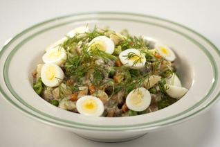 Оливье с говяжьей печенкой