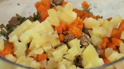 оливье с говяжьей печенкой