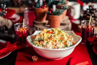 Оливье с раковыми шейками