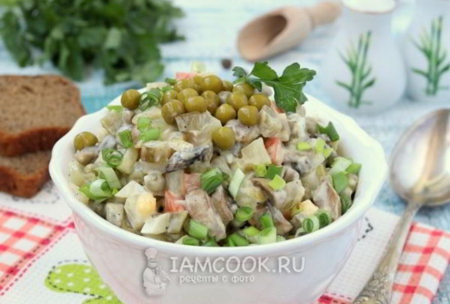Оливье с шампиньонами