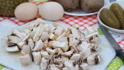оливье с шампиньонами
