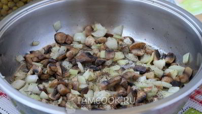 оливье с шампиньонами