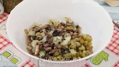 оливье с шампиньонами