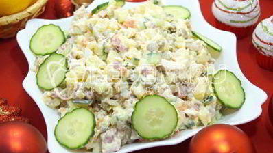 салат новогодний оливье