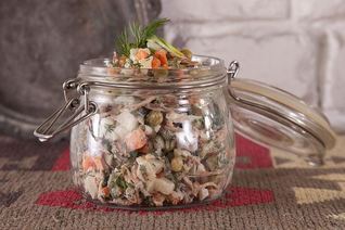 Салат Оливье с говядиной