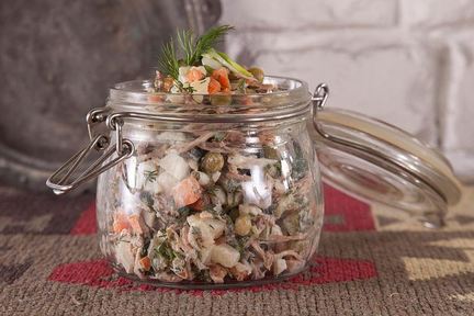 Салат Оливье с говядиной