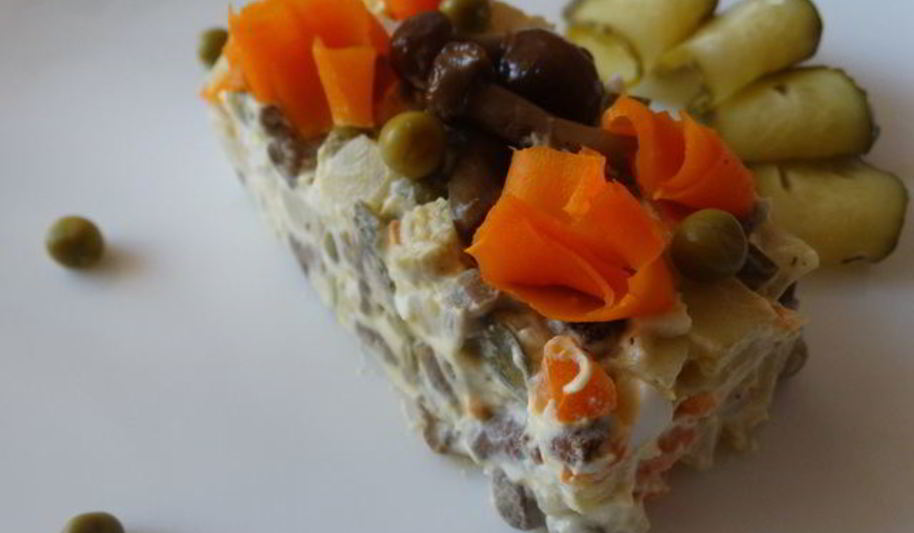 Рецепт салата оливье с грибами