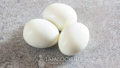 салат оливье с колбасой и свежим огурцом