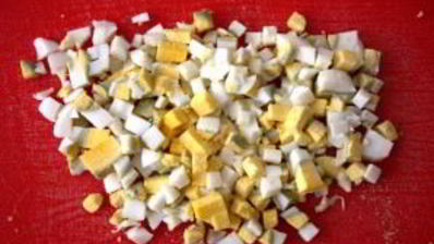 салат оливье с колбасой