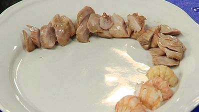 салат оливье с перепелиным мясом, раковыми шейками и трюфелем