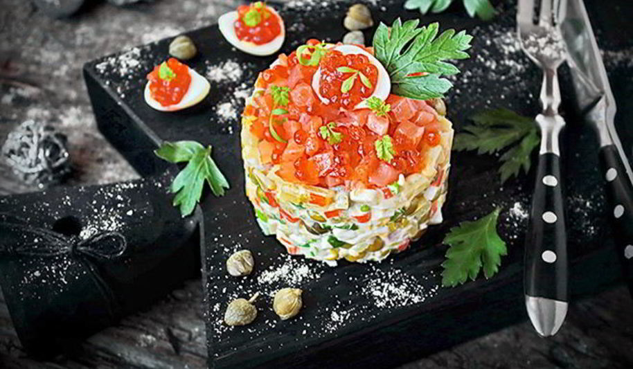 Рецепт салата оливье с семгой и красной икрой