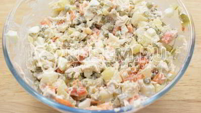 салат с курицей праздничное оливье