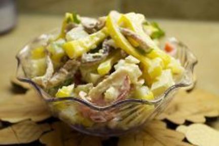 Овощной салат с кальмарами