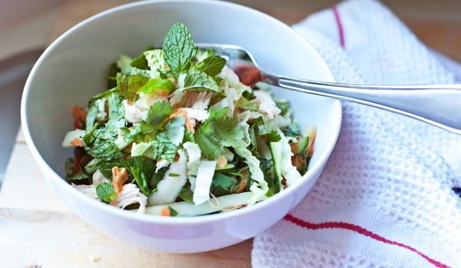 Рецепт овощного салата с курицей