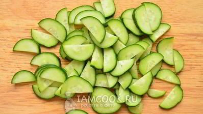 постный салат с маринованными грибами