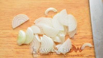 постный салат с маринованными грибами