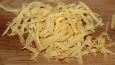 салат из кальмаров в сырных корзиночках