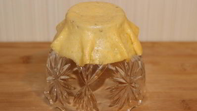 салат из кальмаров в сырных корзиночках